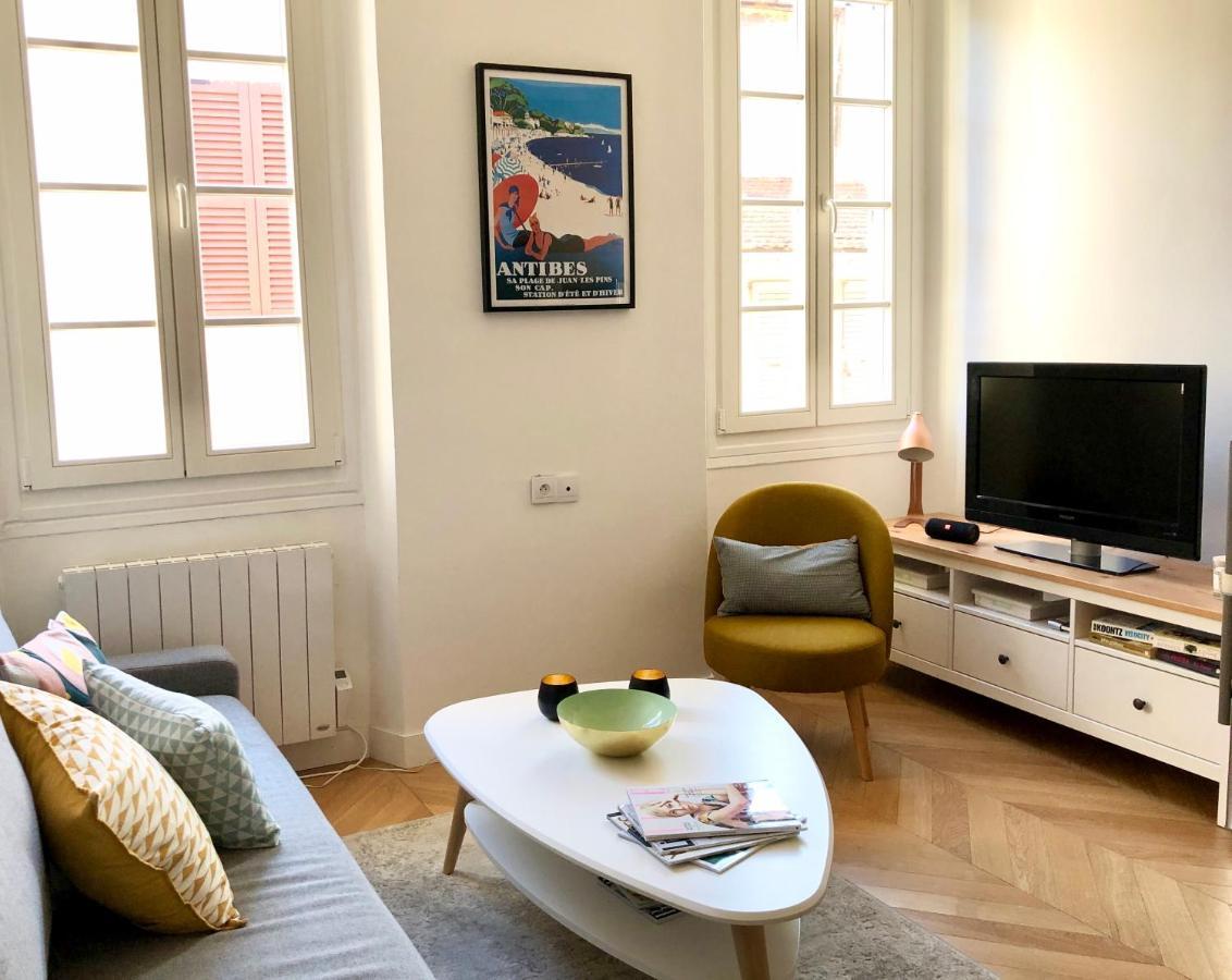 Charming And Modernly Designed 2 Bedroom - Old Town Antibes Luaran gambar