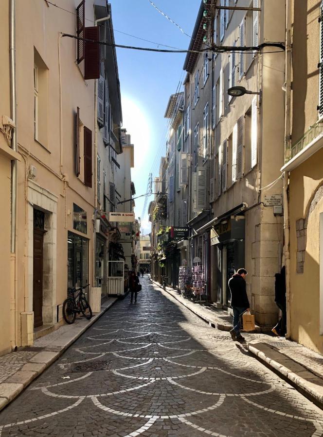 Charming And Modernly Designed 2 Bedroom - Old Town Antibes Luaran gambar